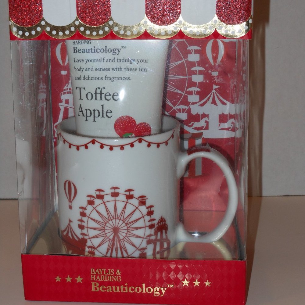 BAYLIS & HARDING BEAUTICOLOGY MUG & SHOWER CREME GIFT SET